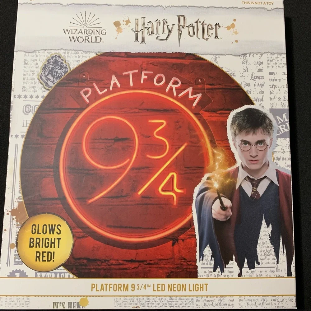 NEW Hogwarts Harry Potter LED light Platform 9 3/4